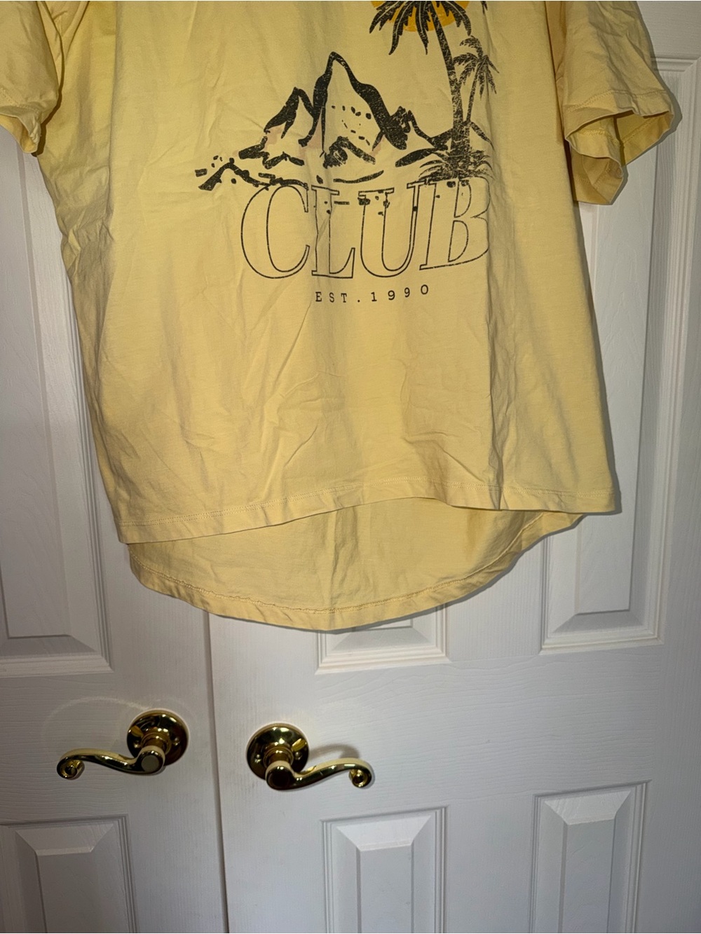 Oversized Southview Yellow 'Beach Club' Short-Sleeve Graphic Tee - Picture 3 of 5